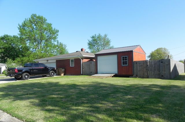 2630 Wedgewood Drive, Columbus, IN 47203