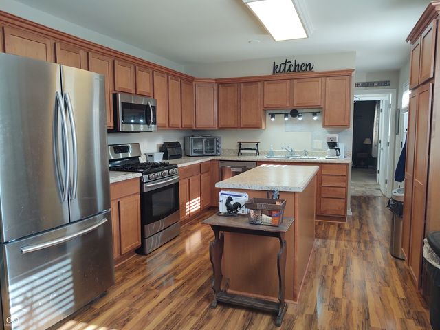 2630 Wedgewood Drive, Columbus, IN 47203