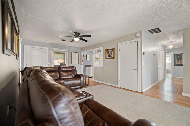 609 Smith Lane, London, KY 40741