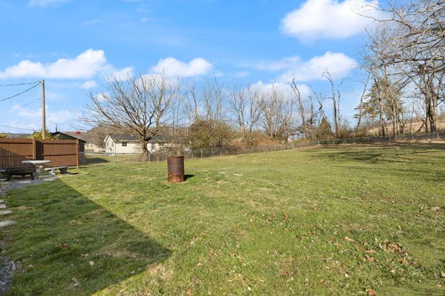 609 Smith Lane, London, KY 40741