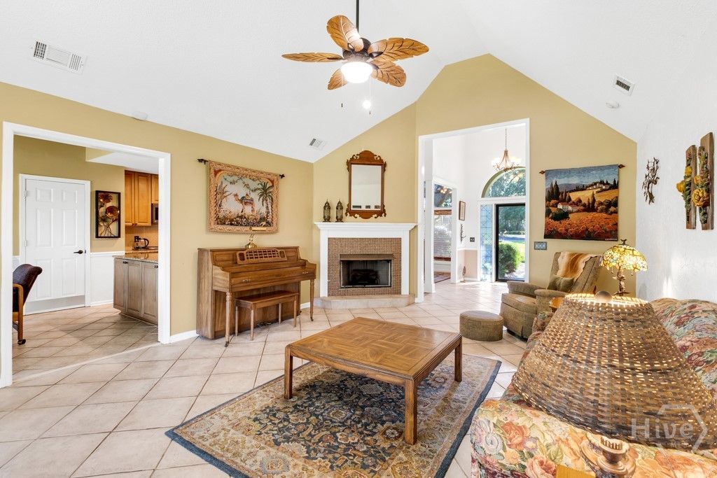 Image 13 of property listing at 89 Old Martin Lane, Richmond Hill, GA 31324