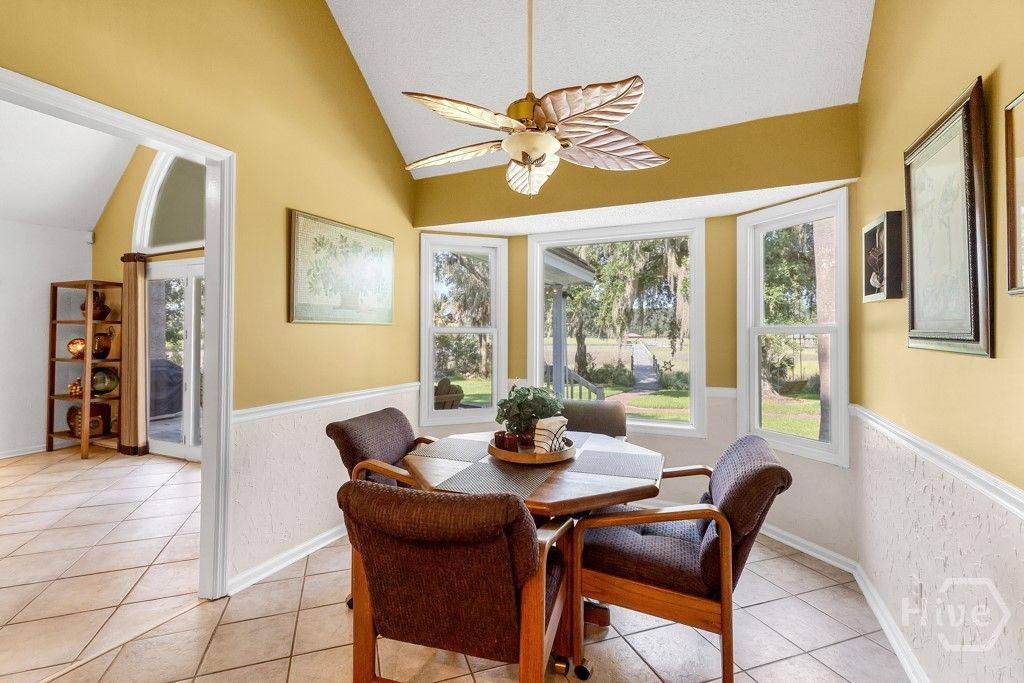 Image 15 of property listing at 89 Old Martin Lane, Richmond Hill, GA 31324