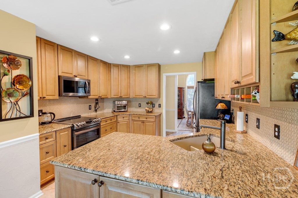 Image 17 of property listing at 89 Old Martin Lane, Richmond Hill, GA 31324