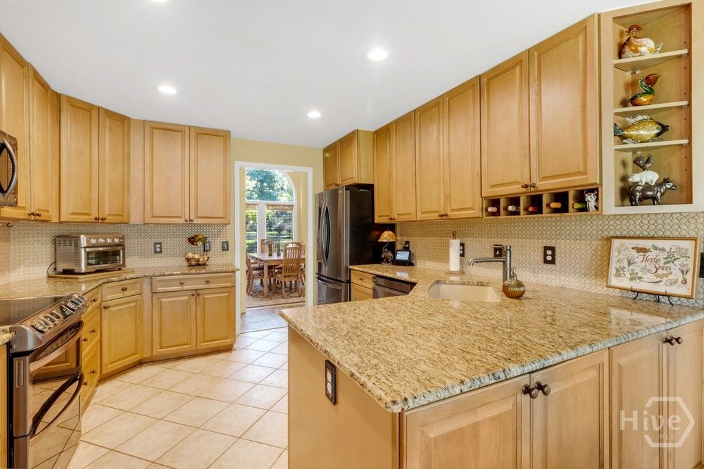 Image 18 of property listing at 89 Old Martin Lane, Richmond Hill, GA 31324