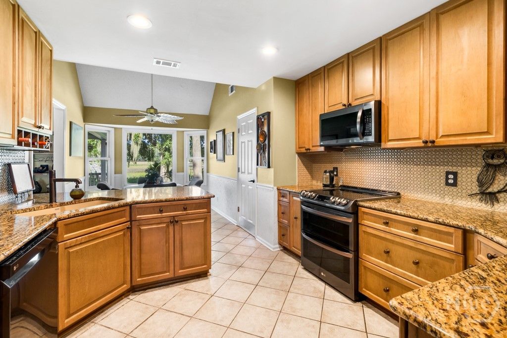 Image 21 of property listing at 89 Old Martin Lane, Richmond Hill, GA 31324