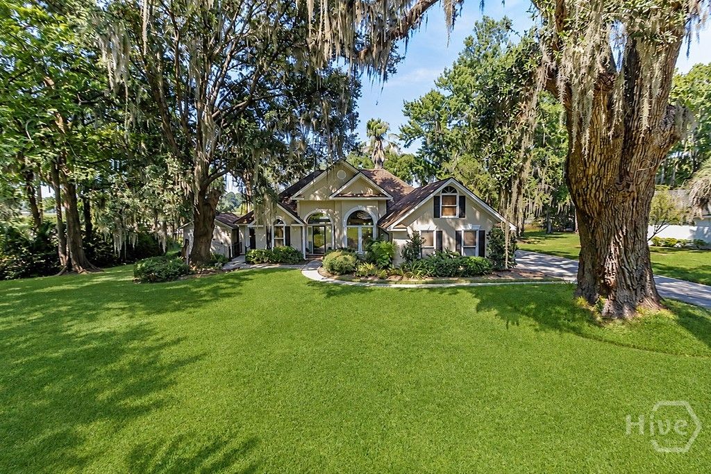 Image 6 of property listing at 89 Old Martin Lane, Richmond Hill, GA 31324