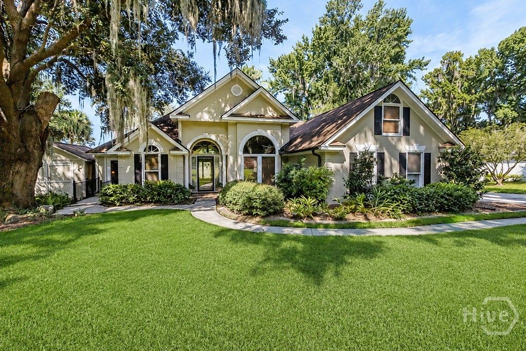 Image 8 of property listing at 89 Old Martin Lane, Richmond Hill, GA 31324