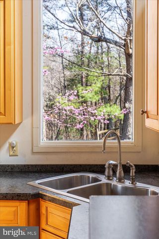 38 STRUDEL CT, Basye, VA 22810