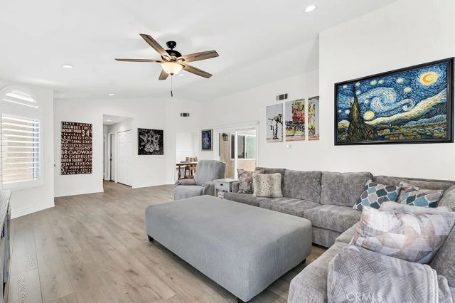 792 Wind Willow Way, Simi Valley, CA 93065