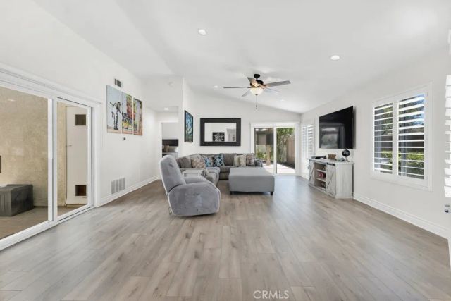 792 Wind Willow Way, Simi Valley, CA 93065