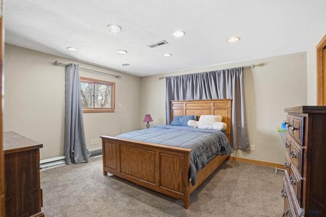 3944 JACKSON BLVD, Rapid City, SD 57702