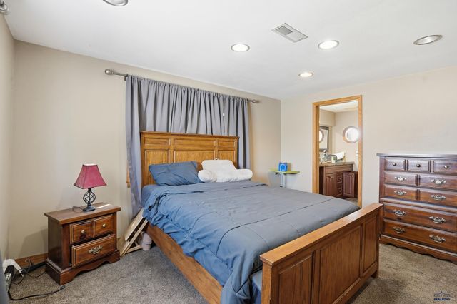 3944 JACKSON BLVD, Rapid City, SD 57702