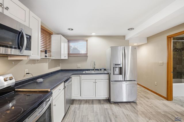 3944 JACKSON BLVD, Rapid City, SD 57702