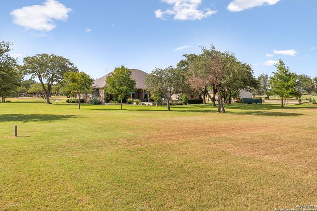 1994 FM 3006, Pleasanton, TX 78064