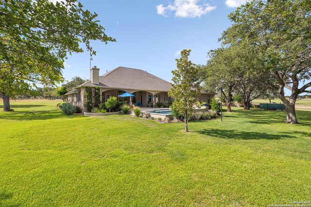 1994 FM 3006, Pleasanton, TX 78064