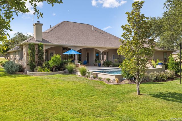 1994 FM 3006, Pleasanton, TX 78064