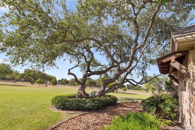 1994 FM 3006, Pleasanton, TX 78064