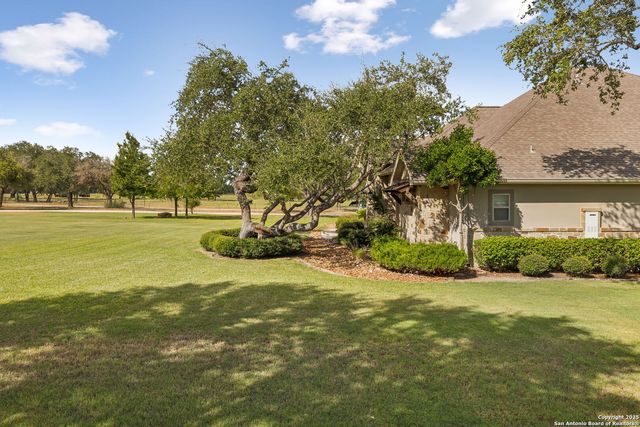 1994 FM 3006, Pleasanton, TX 78064