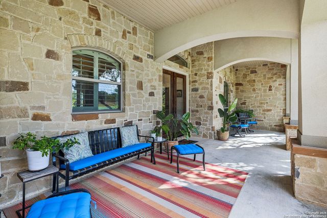 1994 FM 3006, Pleasanton, TX 78064