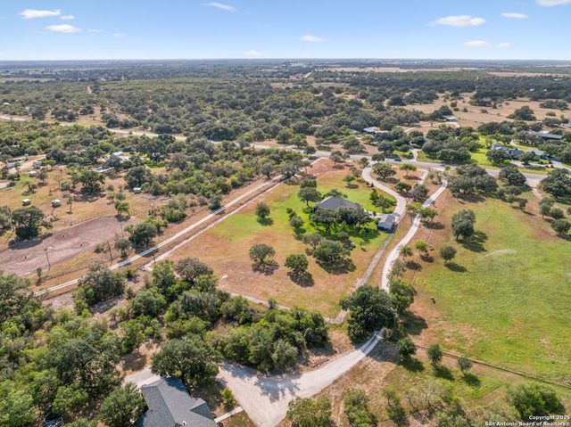 1994 FM 3006, Pleasanton, TX 78064
