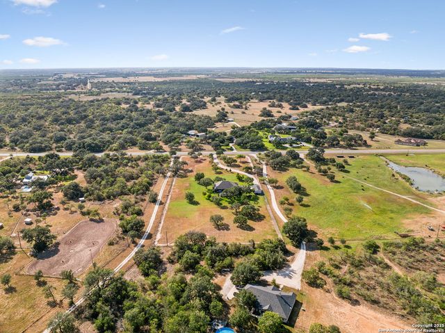 1994 FM 3006, Pleasanton, TX 78064