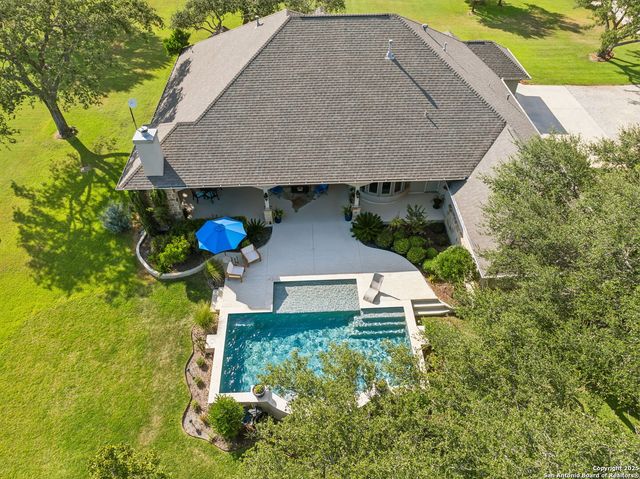 1994 FM 3006, Pleasanton, TX 78064