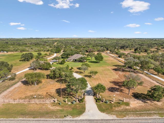 1994 FM 3006, Pleasanton, TX 78064