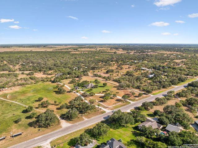 1994 FM 3006, Pleasanton, TX 78064