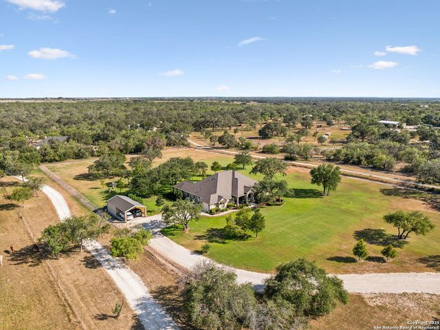 1994 FM 3006, Pleasanton, TX 78064
