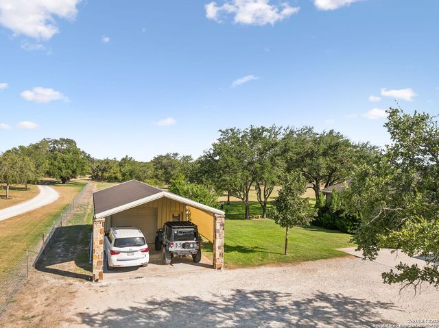 1994 FM 3006, Pleasanton, TX 78064