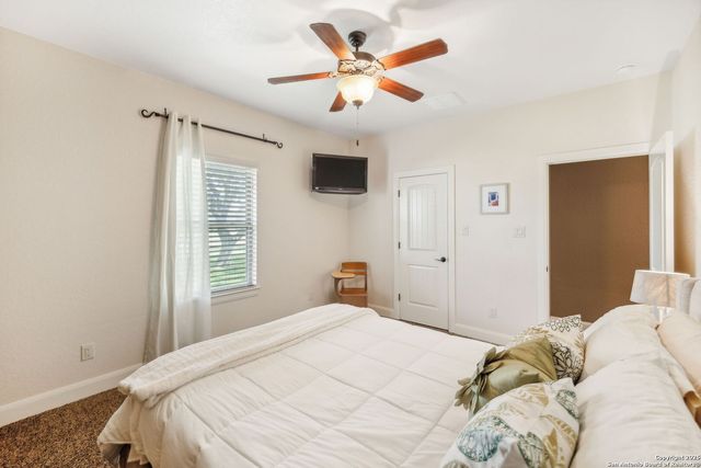 1994 FM 3006, Pleasanton, TX 78064