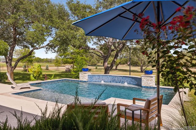 1994 FM 3006, Pleasanton, TX 78064