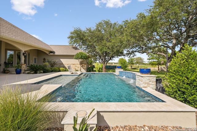 1994 FM 3006, Pleasanton, TX 78064