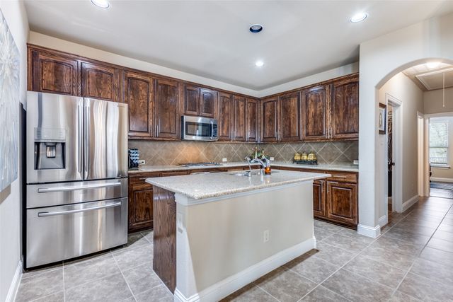 817 Deer Ridge Trail, Mckinney, TX 75072