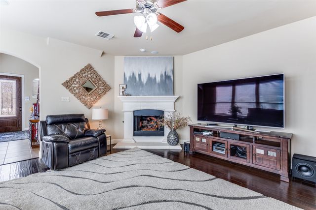 817 Deer Ridge Trail, Mckinney, TX 75072
