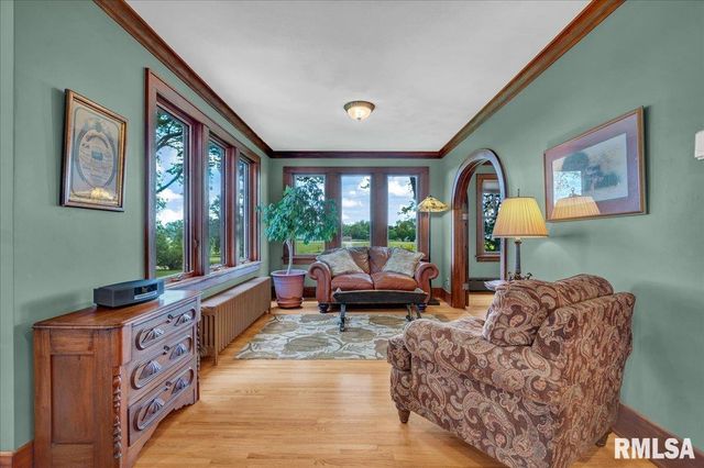 701 E PEARL Street, Tremont, IL 61568