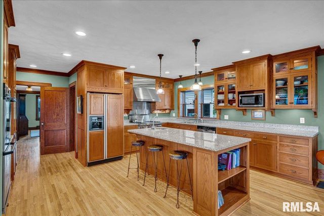 701 E PEARL Street, Tremont, IL 61568
