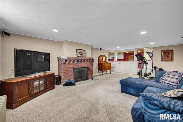701 E PEARL Street, Tremont, IL 61568