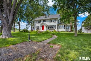 701 E PEARL Street, Tremont, IL 61568