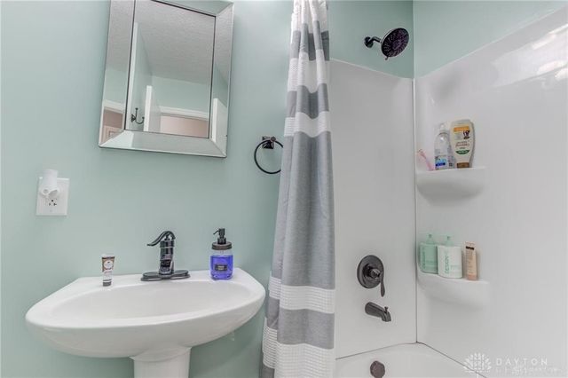 2520 Glenmore Court, Troy, OH 45373