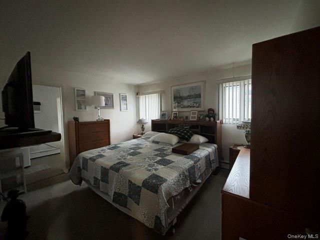 45 W Clearwater Road, Lindenhurst, NY 11757