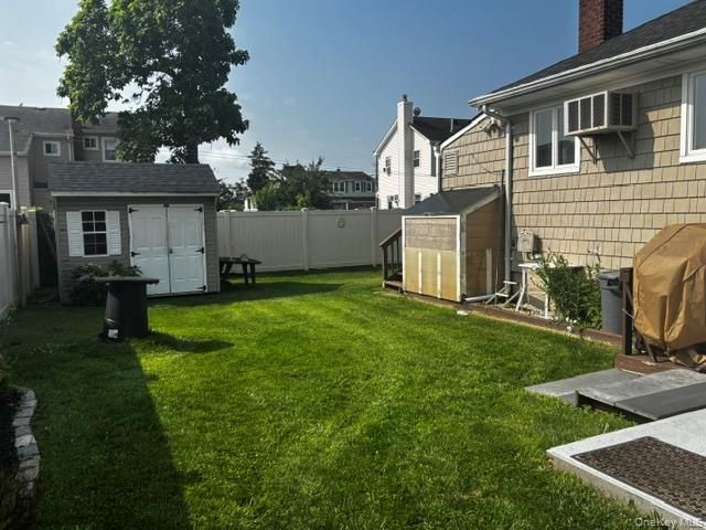 45 W Clearwater Road, Lindenhurst, NY 11757