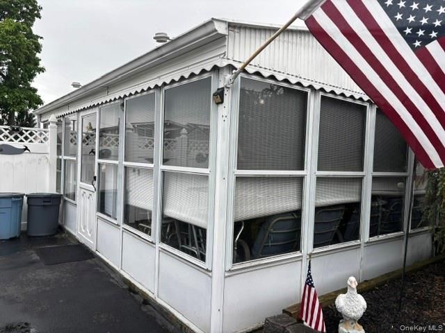45 W Clearwater Road, Lindenhurst, NY 11757