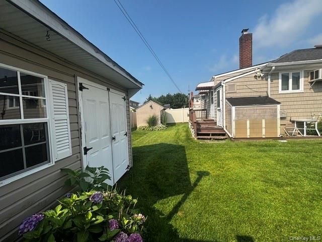 45 W Clearwater Road, Lindenhurst, NY 11757