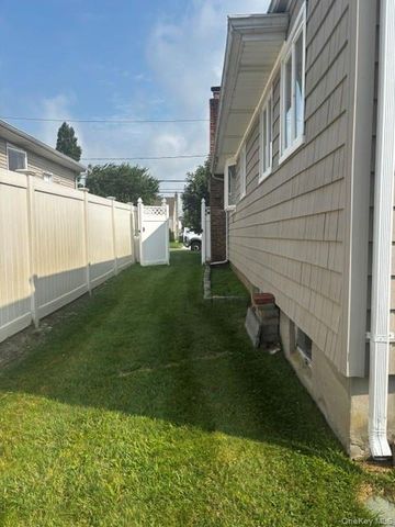 45 W Clearwater Road, Lindenhurst, NY 11757