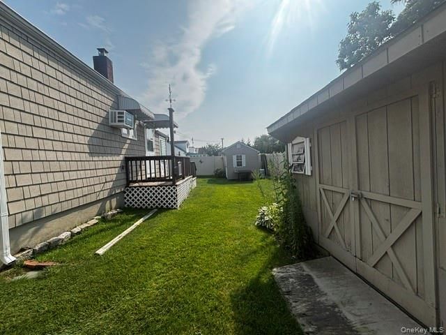 45 W Clearwater Road, Lindenhurst, NY 11757