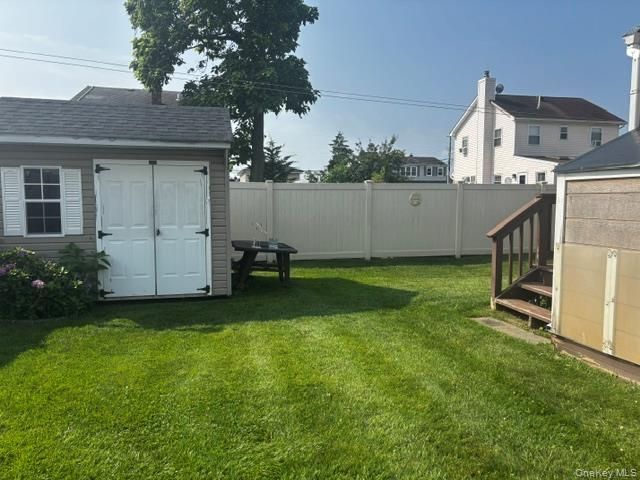 45 W Clearwater Road, Lindenhurst, NY 11757