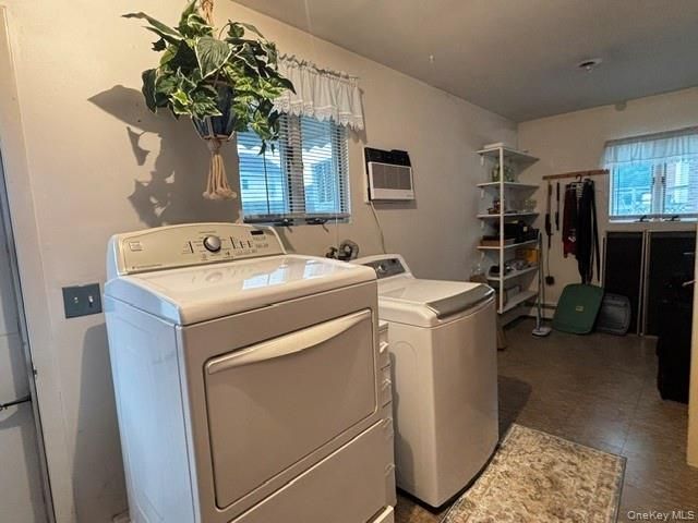 45 W Clearwater Road, Lindenhurst, NY 11757