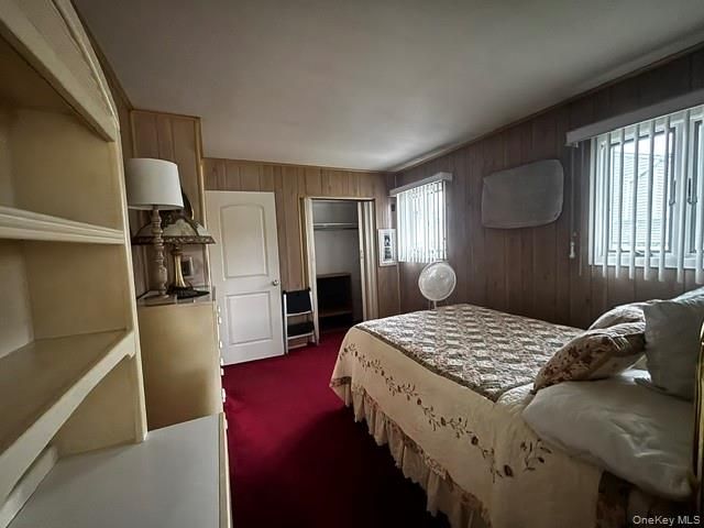 45 W Clearwater Road, Lindenhurst, NY 11757
