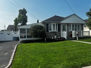 45 W Clearwater Road, Lindenhurst, NY 11757